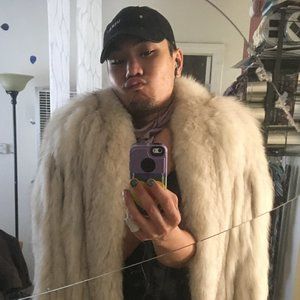 Non-Binary shopper with a love for fashion. Style has no gender.
